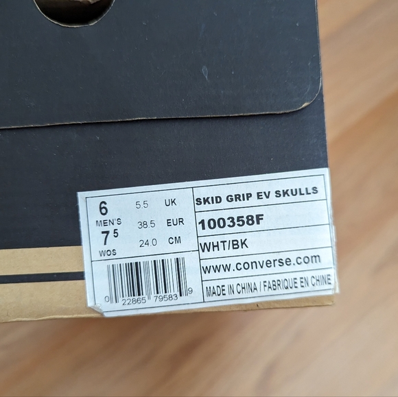 Converse Van Style Skull Graphic Shoe Size 7.5 Women's/ 6 Men's - Picture 6 of 13